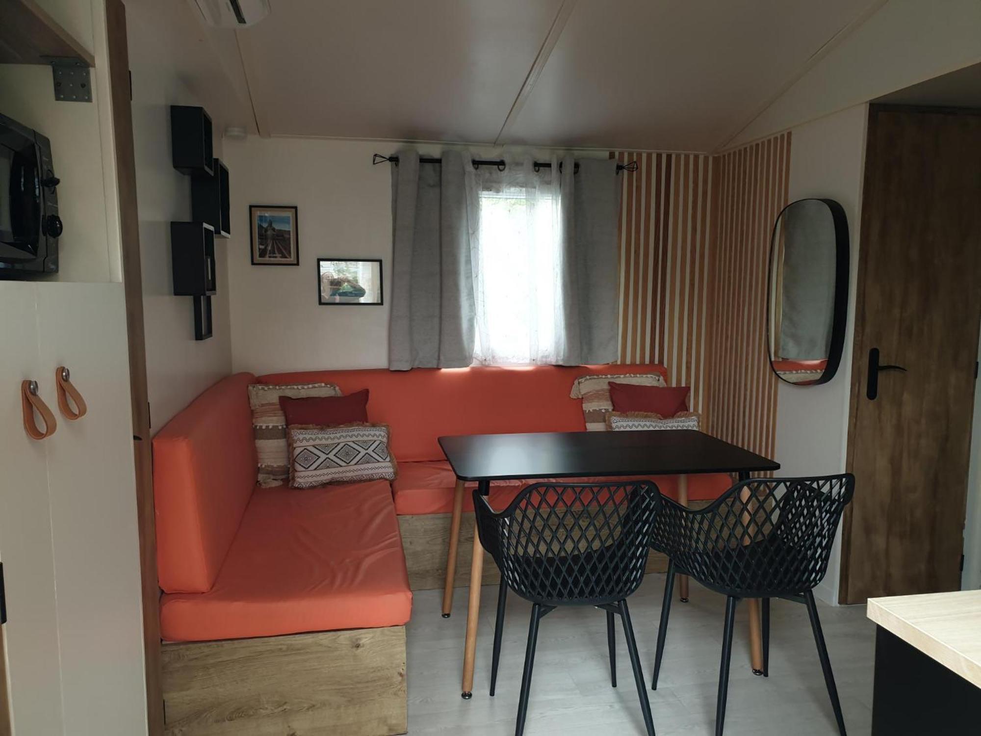 Camping Domaine Des Iscles La Roque-d'Antheron Buitenkant foto